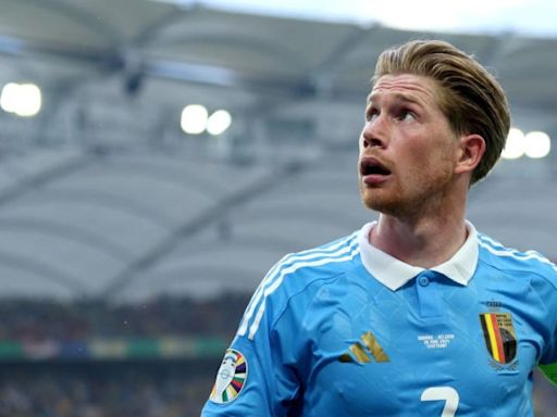 De Bruyne orders Belgium team to leave the pitch after being booed off by fans