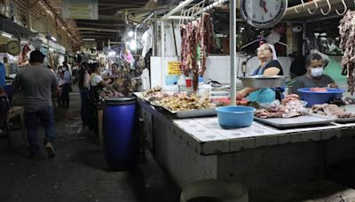 Comerciantes salvadoreños afirman sentirse ‘los villanos de la película’ tras señalamientos de Nayib Bukele por precios de alimentos