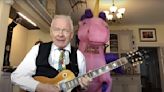 Robert Fripp and Unicorn Toyah Fly Through KISS’ “I Was Made for Lovin’ You”: Watch