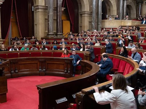 El PSC ganaría las catalanas (39-40) seguido por Junts (33-36) y ERC (25-28), según un sondeo