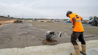 Andalucía lidera la bajada del paro en España con 54.100 parados menos