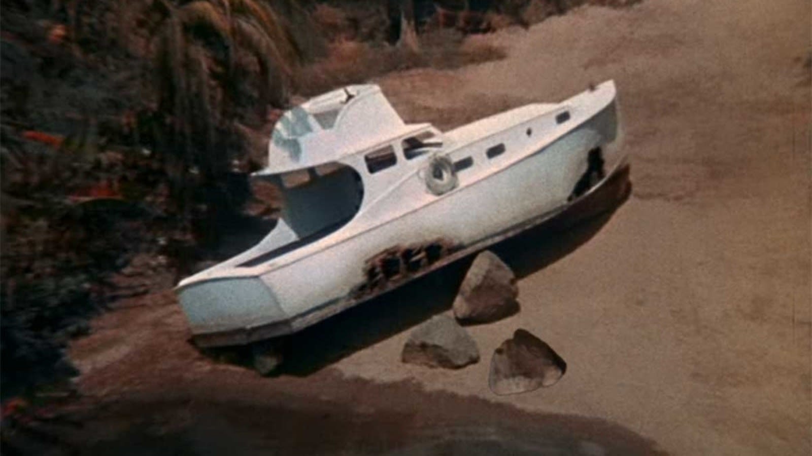 Destroying The Gilligan's Island Boat Hilariously Mystified A Local Old Man - SlashFilm