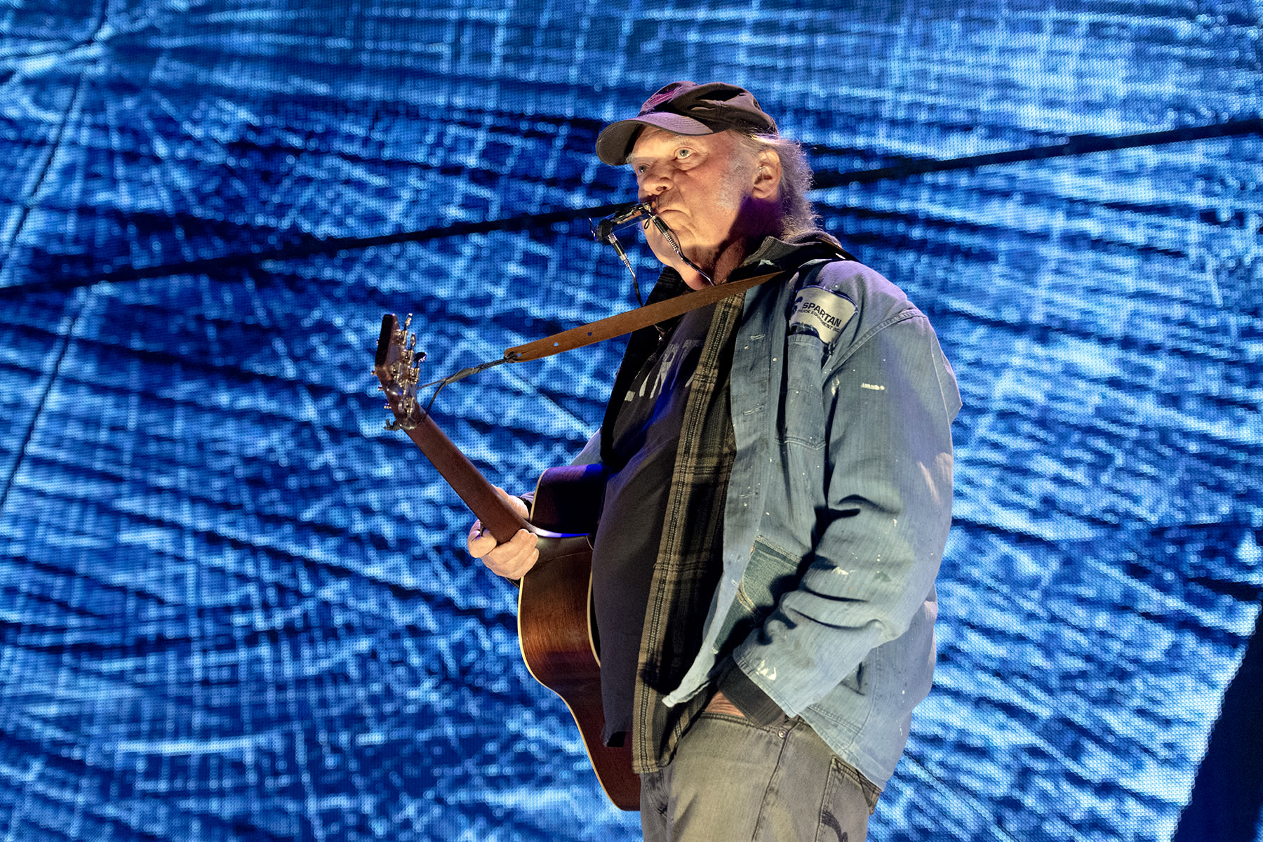 Neil Young Stuns at 2024 Tour Launch, Unveils Lost ‘Cortez the Killer’ Verse