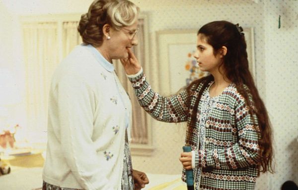 'Mrs. Doubtfire' Actress Reveals Robin Williams’ Sweet Gesture After She Was Expelled from School