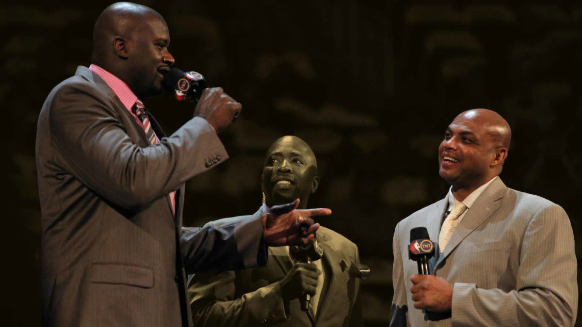 Shaquille O'Neal is pleased that Charles Barkley failed to win a title in his career: "I'm glad Paxson hit that shot"