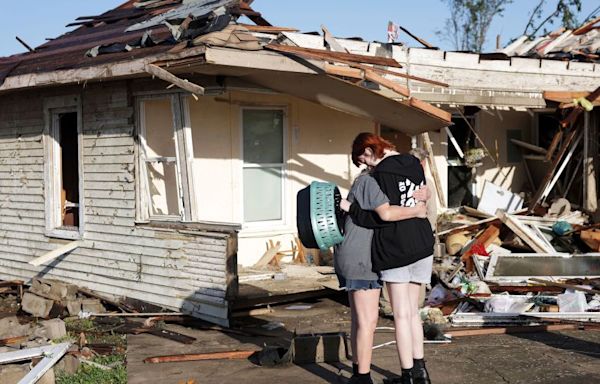 Several twisters hit Michigan, where 12 people were hurt in one mobile home park