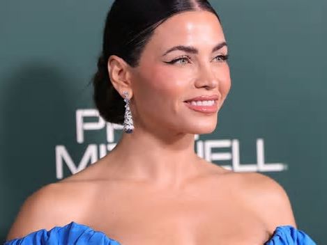 Jenna Dewan posts video in her bra to show the reality of getting dressed while pregnant