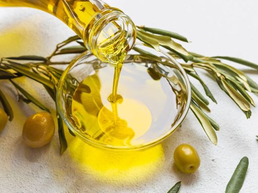Does Olive Oil Actually Cure Hangovers? A Nutritionist Weighs In