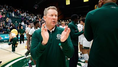 Colorado State basketball coach Niko Medved signs contract extension