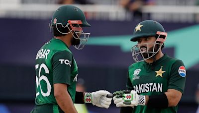 'Babar Azam, Mohammad Rizwan Can't Be Opening Together': Sanjay Manjrekar Advises Pakistan to Stick With Left-Right...