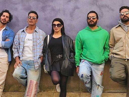 Housefull 5: Akshay Kumar poses in full swag with Jacqueline Fernandez, Abhishek Bachchan, Riteish Deshmukh and Dino Morea in new BTS PIC, fans expect ‘Five...