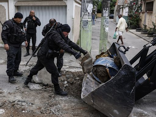 Unos 2.000 policías ocupan diez favelas de Río en medio del conflicto entre bandas