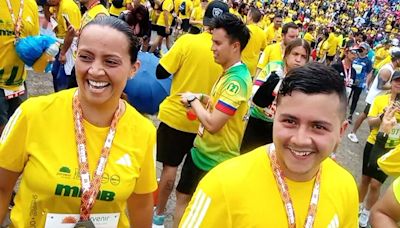 “Mejor con agua”: lluvia sacó risa, sudor y lágrimas en Media Maratón de Bogotá