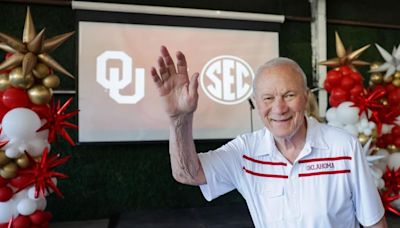 Berry Tramel: Evening with Barry Switzer & Friends yields legendary tales of OU football