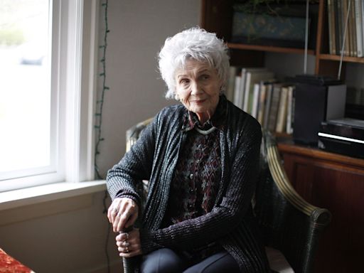 Lawyer who prosecuted Alice Munro's husband unsurprised case stayed hidden for years