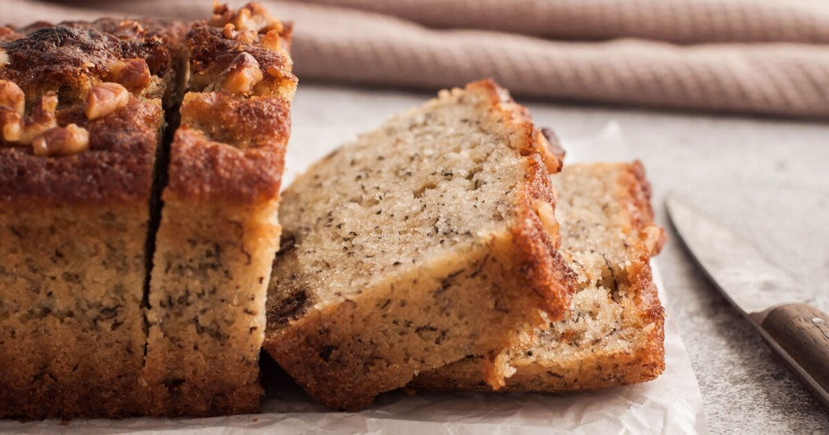 One-bowl banana bread recipe uses just 4 ingredients