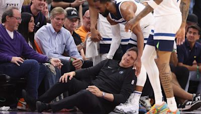 Timberwolves coach Chris Finch to have knee surgery Wednesday