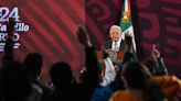 “Hay que buscar fomentar los medios alternativos”: AMLO