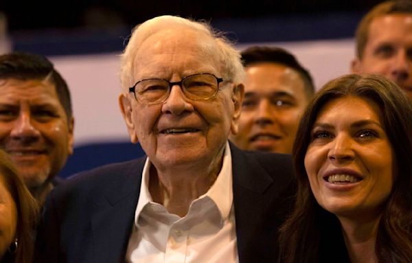 Warren Buffett mulls over his own mortality at this year's Berkshire Hathaway annual meeting