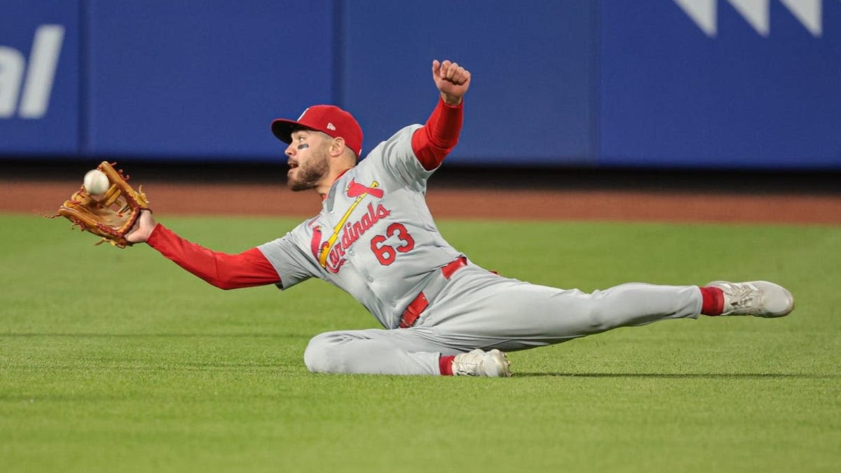 Cardinals hold Mets in check in series opener