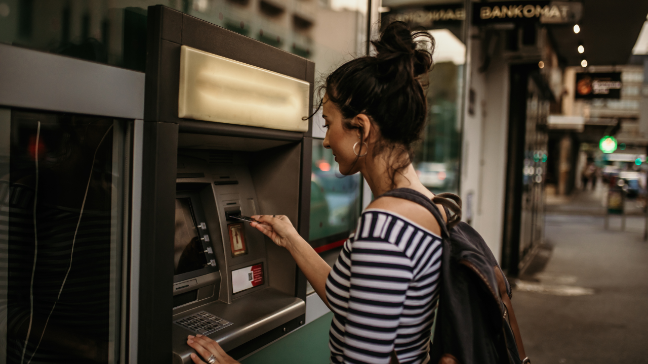 How to get cash from a credit card at the ATM