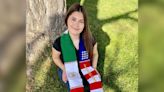 Prohíben a estudiante de Colorado usar una estola con las banderas de México y EEUU durante su graduación