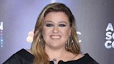 Kelly Clarkson Goes ’90s Grunge With The Chicks in Dark Floral Dress & Crystal-Trim Booties on Talk Show