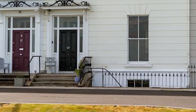 Substantial period home with private footbridge to the beach in Monkstown for €2.595m