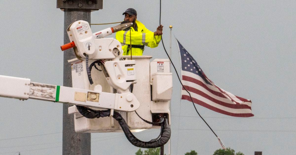 Crews race to restore power across Texas ahead of another round of storms