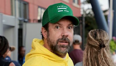 Jason Sudeikis tells autograph seekers in LA they 'scared' him