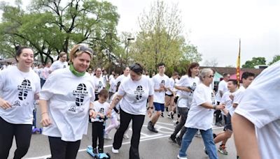 Families help raise money for District 84 PTA, park foundation in inaugural ‘Color Run’ in Franklin Park