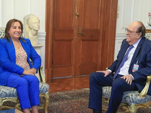 Dina Boluarte y Julio Velarde se reunieron en Palacio de Gobierno