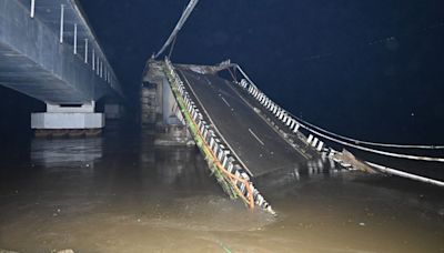 Portion of nearly 40-year-old bridge collapses in Karnataka’s Uttara Kannada district, 1 injured