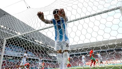 El duro reclamo de Chiqui Tapia a la FIFA por el escándalo del duelo entre Argentina y Marruecos - La Tercera