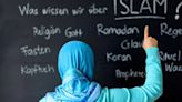 Konflikte mit fundamentalistischen Muslimen - „Islam wird siegen“ auf Schulklo: Berliner Verein kämpft gegen brisante Entwicklung