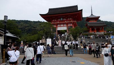 Japan visitors top 3 mln for third month as yen fuels boom