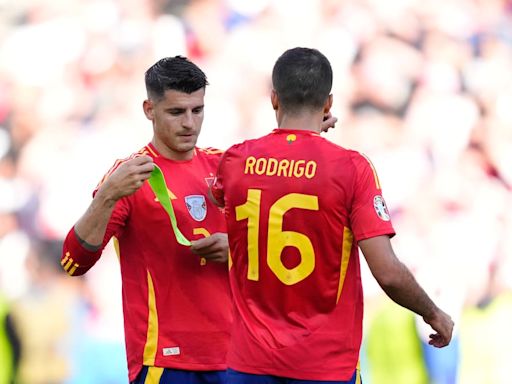 Fuentes de UEFA no ven recorrido a unas posibles sanciones para Álvaro Morata y Rodri por los cánticos de 'Gibraltar es español'