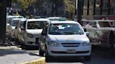 Varios taxistas se unieron para reforzar la lucha contra las aplicaciones - Diario Hoy En la noticia