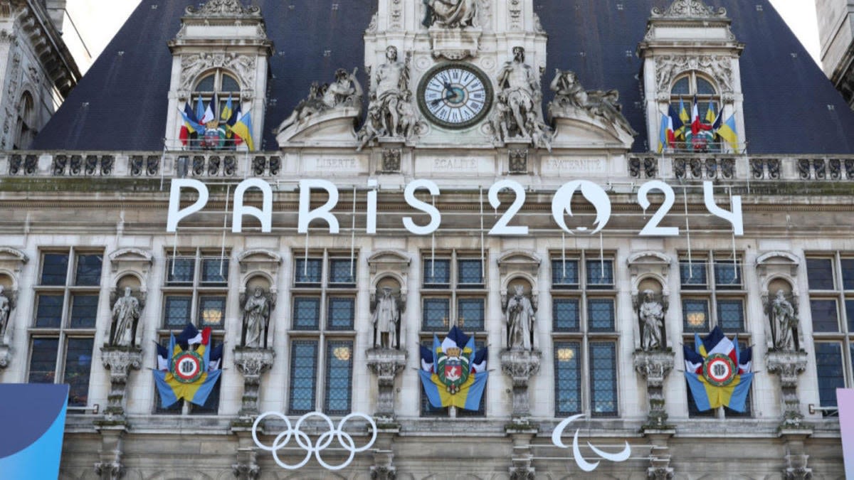 Olympics 2024: Paris mayor enters Seine River to prove water is clean enough for outdoor swimming events