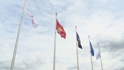 Memorial Day ceremony held in Clarence despite rain showers