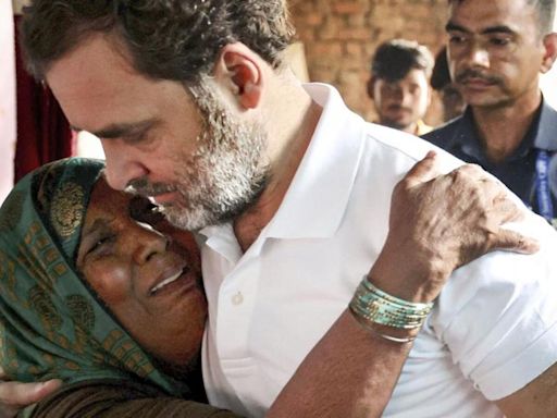 Rahul Gandhi meets kin of those killed in Hathras stampede