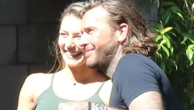 Strictly's Pete Wicks & pro Jowita look very close in rehearsal break