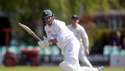 Vitality County Championship leaders Surrey on top against Worcestershire