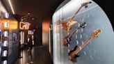 Un museo de la historia del rock reúne 45 guitarras legendarias en España