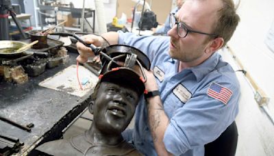 Jackie Robinson is rebuilt in bronze in Colorado after theft of statue from Kansas park