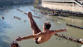 Watch: Italians dive into icy waters of Tiber River in Rome to celebrate New Year