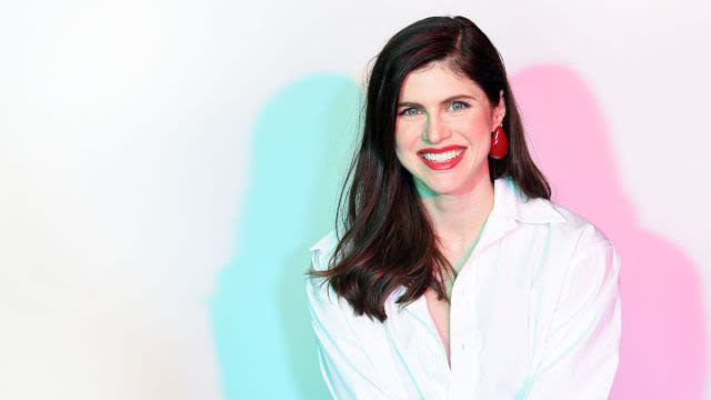 ‘Mayfair Witches’ Actor Alexandra Daddario Lists Pregnancy Favorites