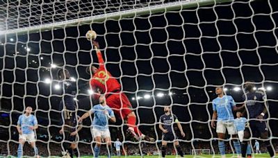 Rüdiger y Kepa, claves en los penaltis que paró Lunin: aconsejaron y guiaron al portero durante la tanda