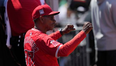 Ron Washington gifted ball by Kevin Pillar from the final out of the Angels' final Coliseum visit