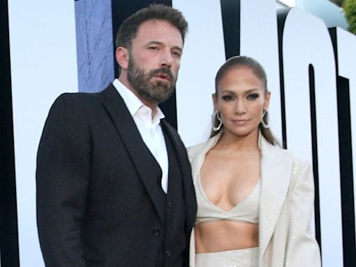 ¡Adiós rumores de separación de Jennifer Lopez! Ben Affleck reaparece luciendo su anillo de casado.